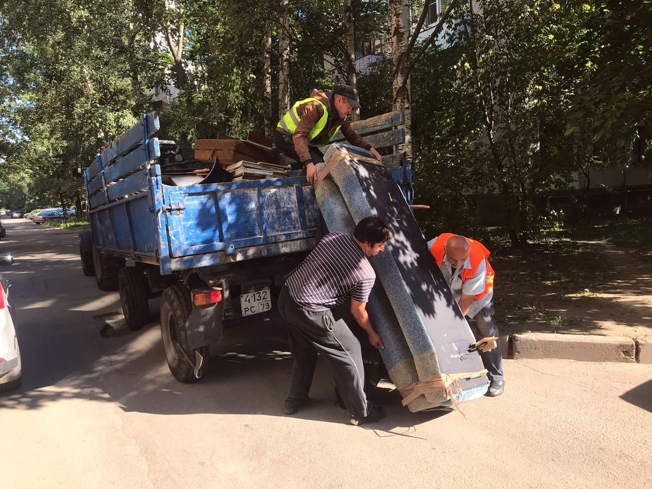 Профессиональный вывоз крупногабаритного мусора в Владикавказе в октябре