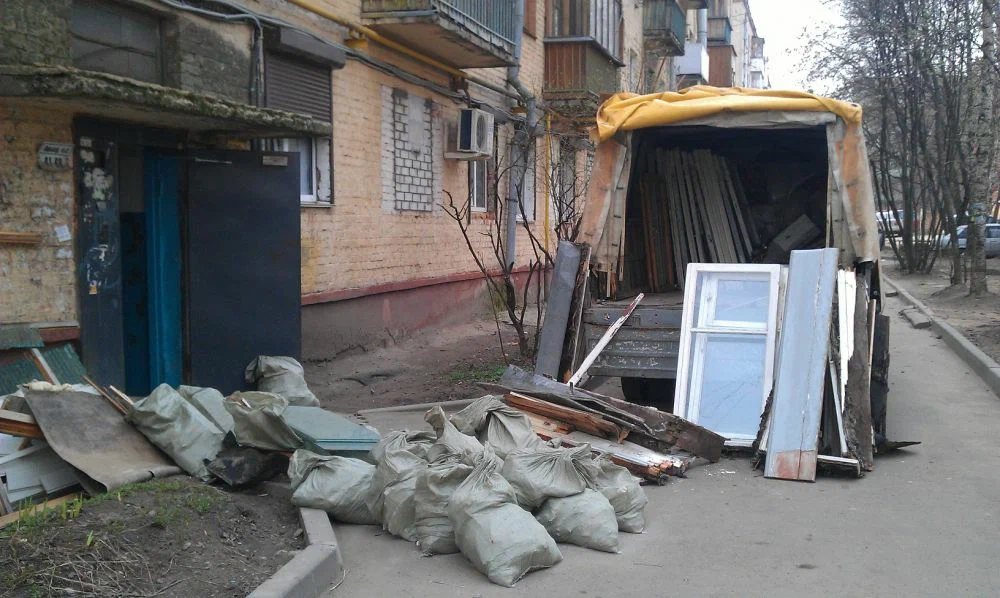 Вывоз мусора после ремонта в Владикавказе от ПроМусор — цены от 4639 руб., быстро и недорого