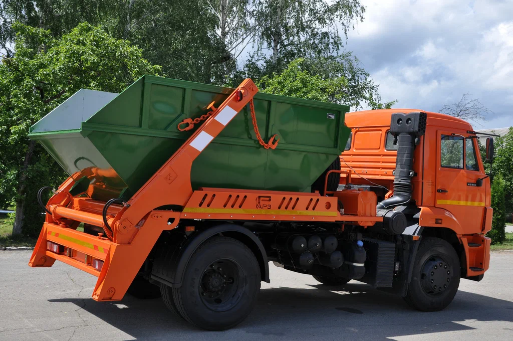 Заказ бункеровоза для вывоза мусора и отходов в Владикавказе в октябре