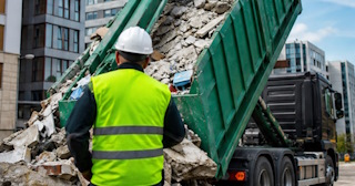 Вывоз строительного мусора в Владикавказе: услуги лицензированной компании — ПроМусор